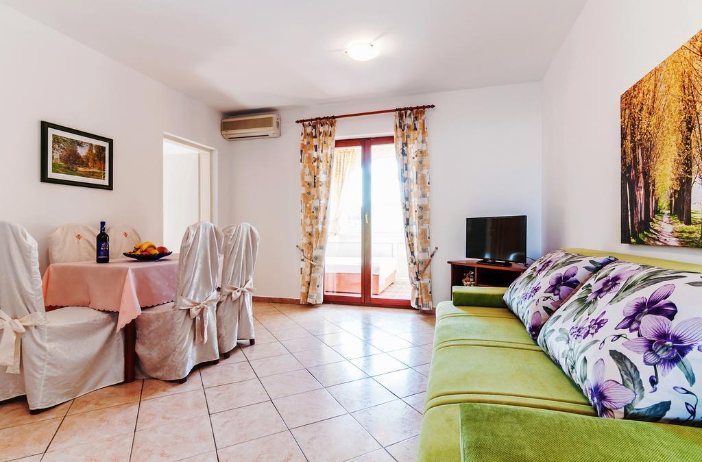 Mare Apartment *